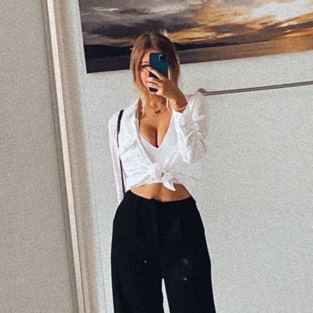 Meet your Posher, Amelia